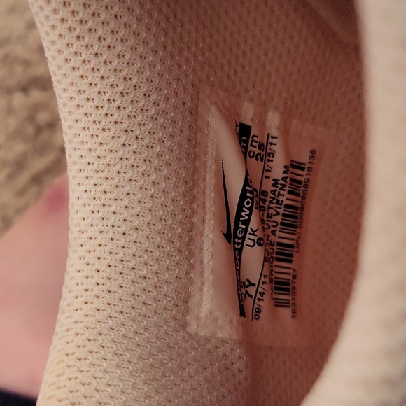 EUC Nike Leather Sneakers in Silver and Blue, Youth 7, UK 6 - Picture 9 of 9